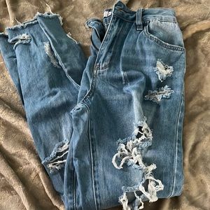 blue washed boyfriend jeans